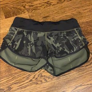 Speed up lululemon shorts size 4